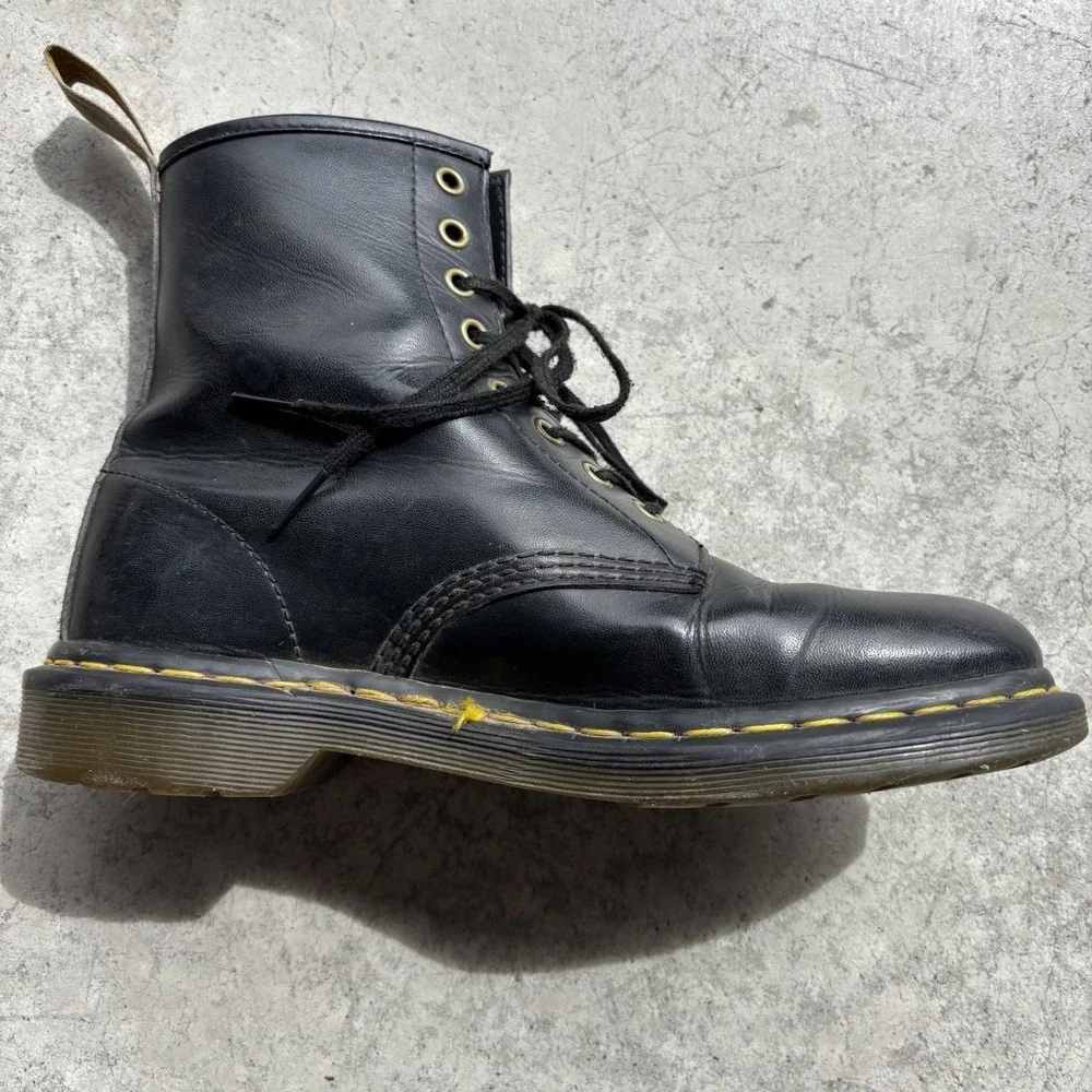 Doc Martens Smooth Leather Lace Up Boots Men's 9 (Different Pair)